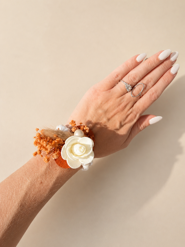 Bracelet en perles florale.