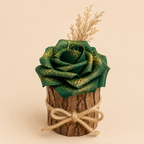 Rondin de bois fleuri.